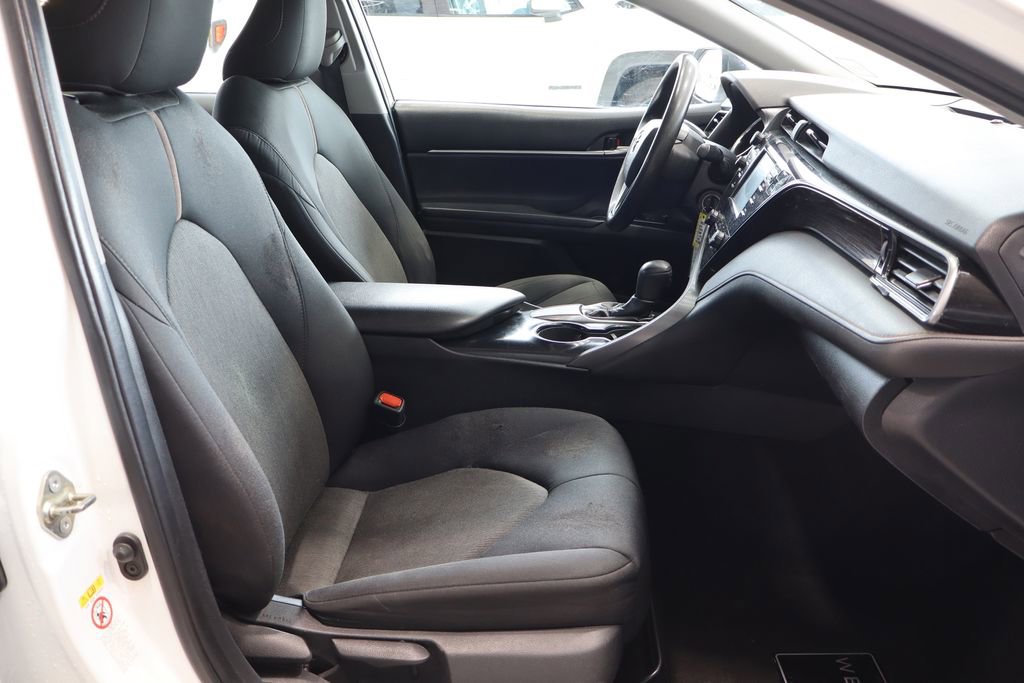 Used 2019 Toyota Camry LE image 14