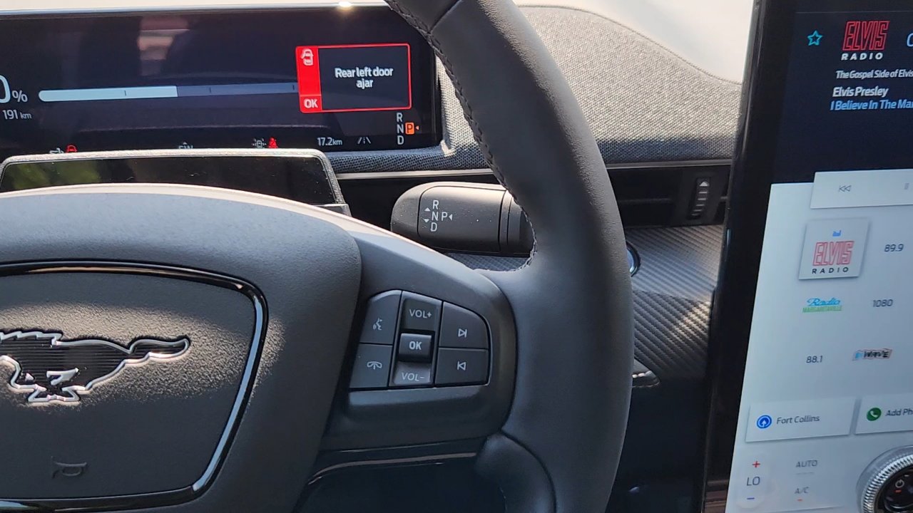 New 2025 Ford F350 Lariat w/ FX4 Off-Road Package image 19