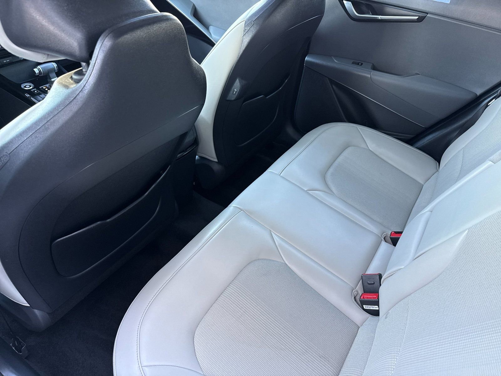 Used 2025 Kia Niro EX Touring image 11