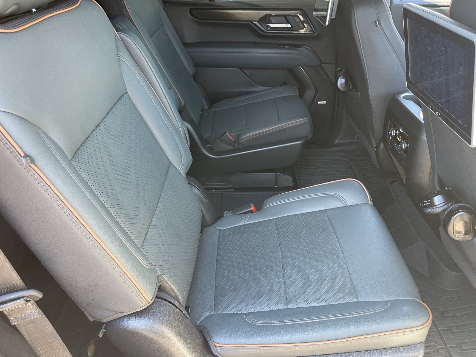 Certified 2025 GMC Yukon AT4 AWD/4WD image 15