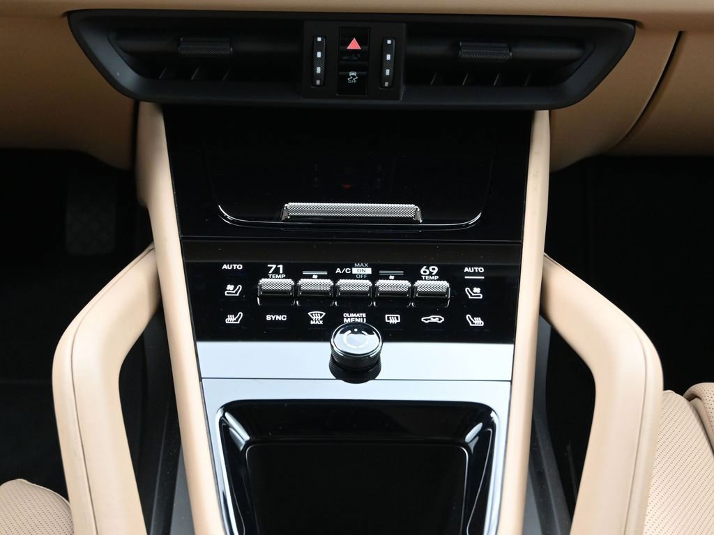 Certified 2025 Porsche Cayenne image 23