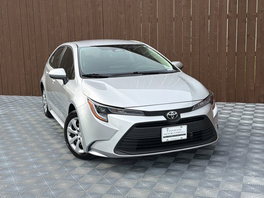 Used 2026 Toyota Corolla LE FWD image 9