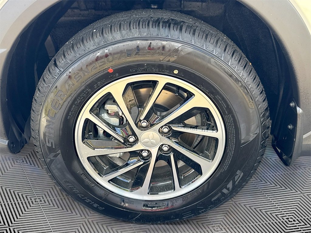 Used 2025 Mitsubishi Eclipse Cross ES image 30