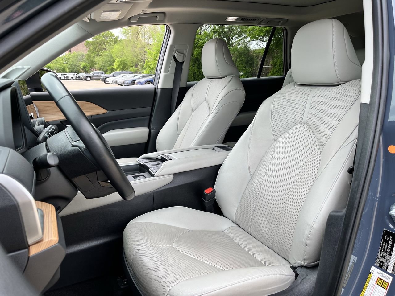 Used 2024 Toyota Grand Highlander FWD image 23