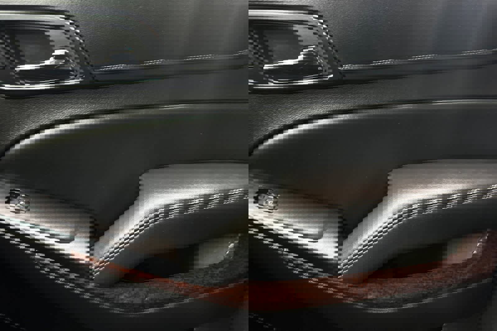 Used 2015 GMC Yukon SLT image 22