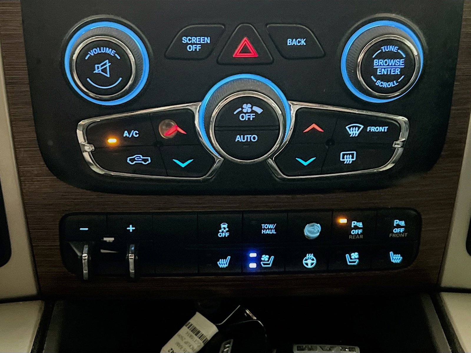 Used 2016 RAM 2500 Laramie AWD/4WD image 12