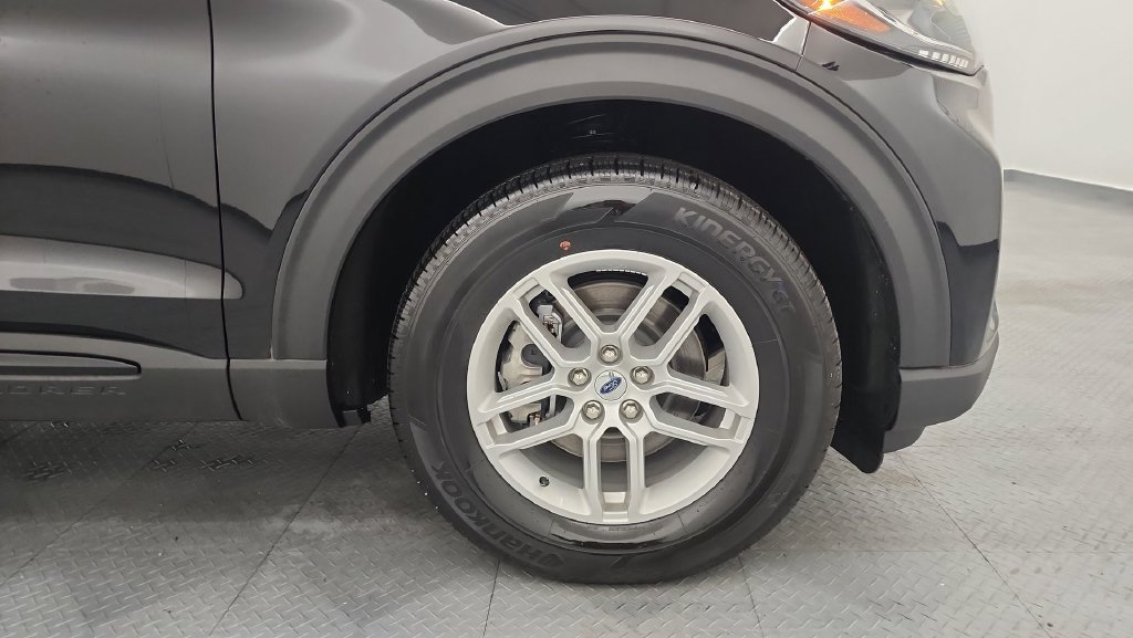 New 2026 Ford Explorer Active AWD/4WD image 26