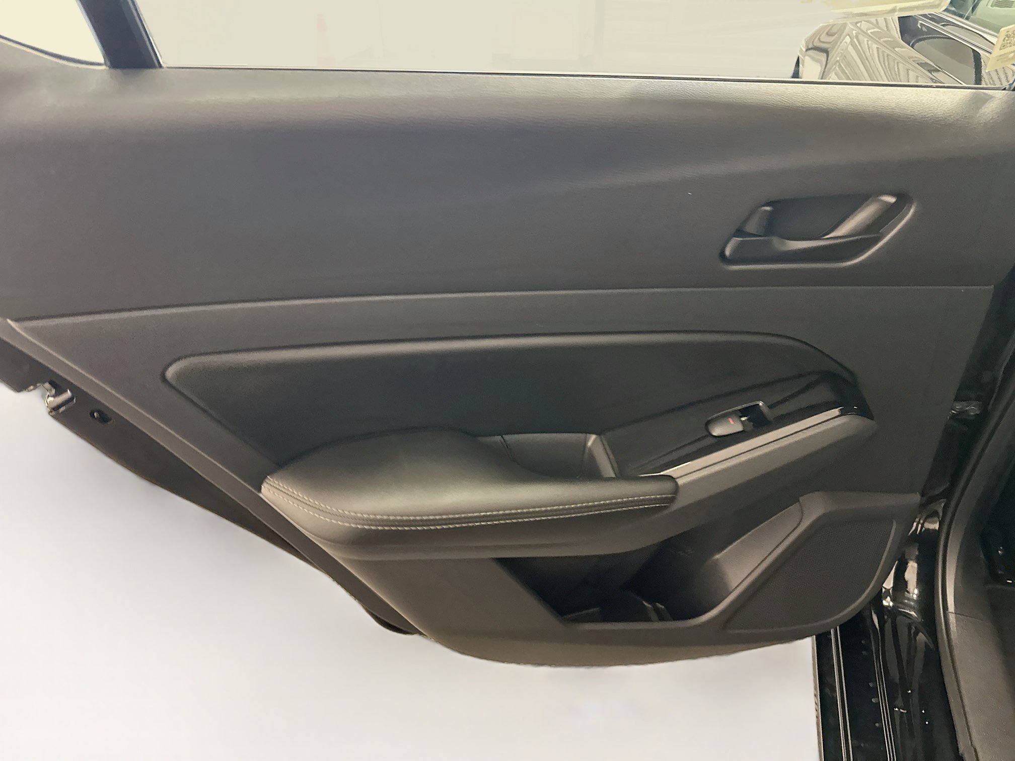 Used 2023 Nissan Altima 2.5 SV w/ SV Premium Package FWD image 28