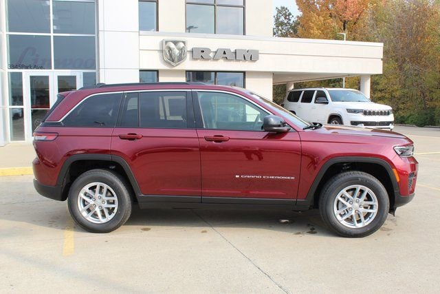 New 2025 Jeep Grand Cherokee Laredo X w/ Luxury Tech Group I image 5