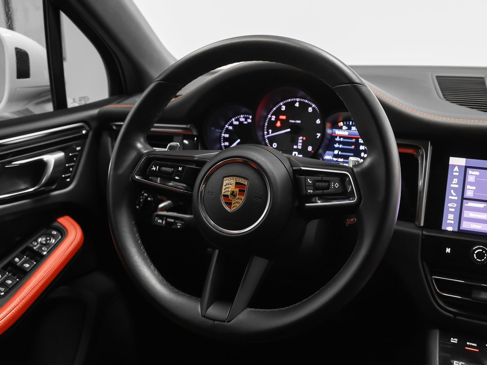 Certified 2022 Porsche Macan S image 35