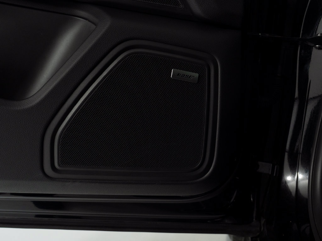 Certified 2021 Porsche Macan Turbo AWD/4WD image 21