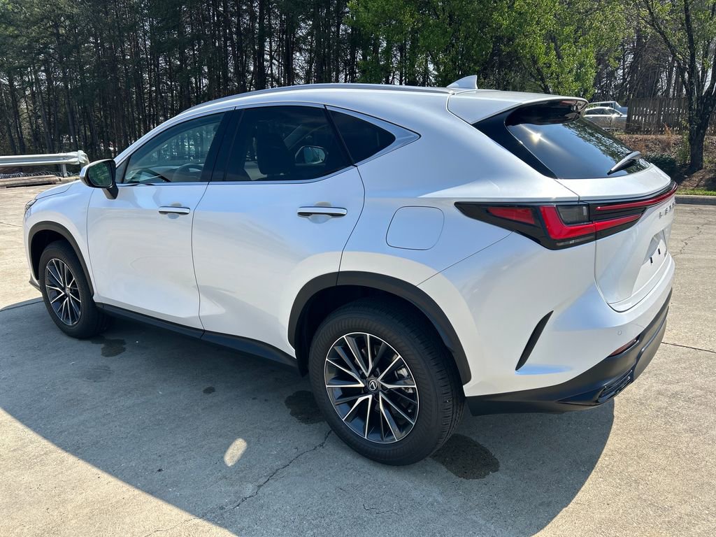 Used 2025 Lexus NX 250 FWD image 3