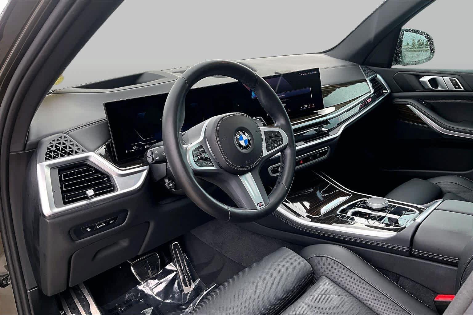 Used 2024 BMW X5 sDrive40i w/ M Sport Package RWD image 16