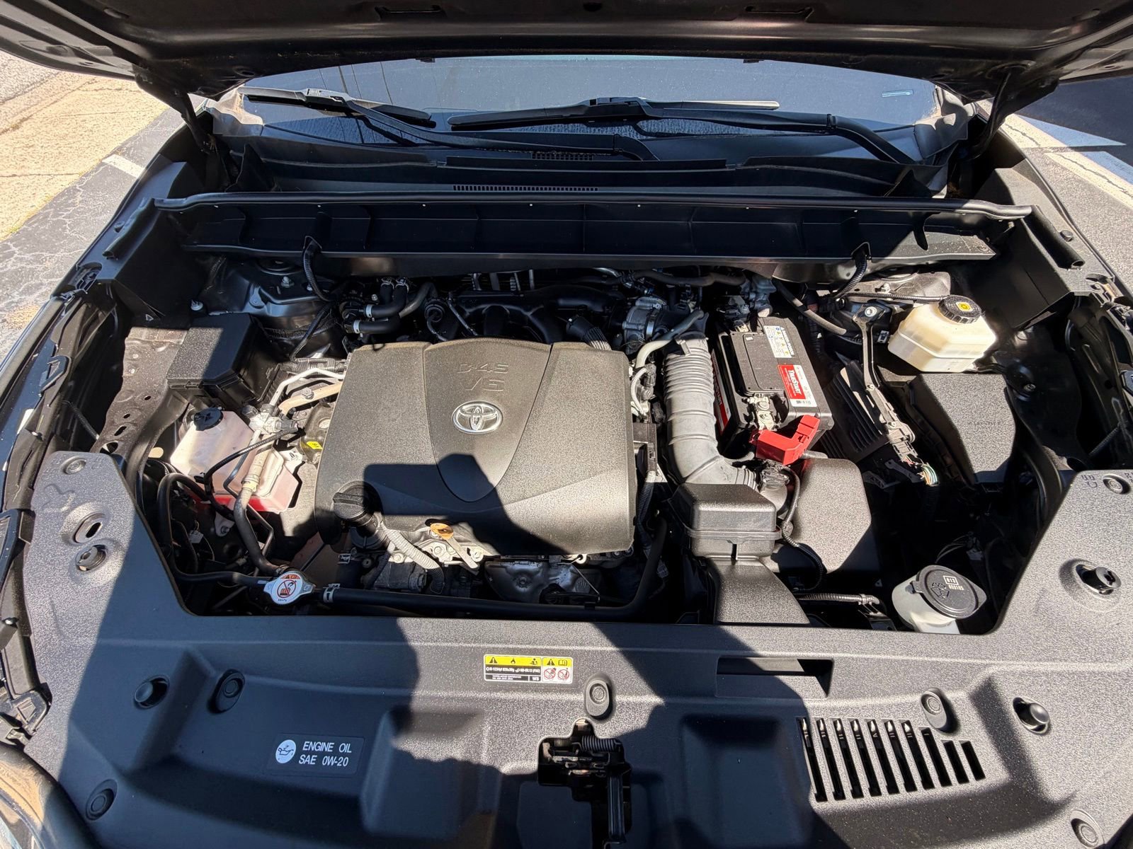Used 2020 Toyota Highlander L FWD image 38