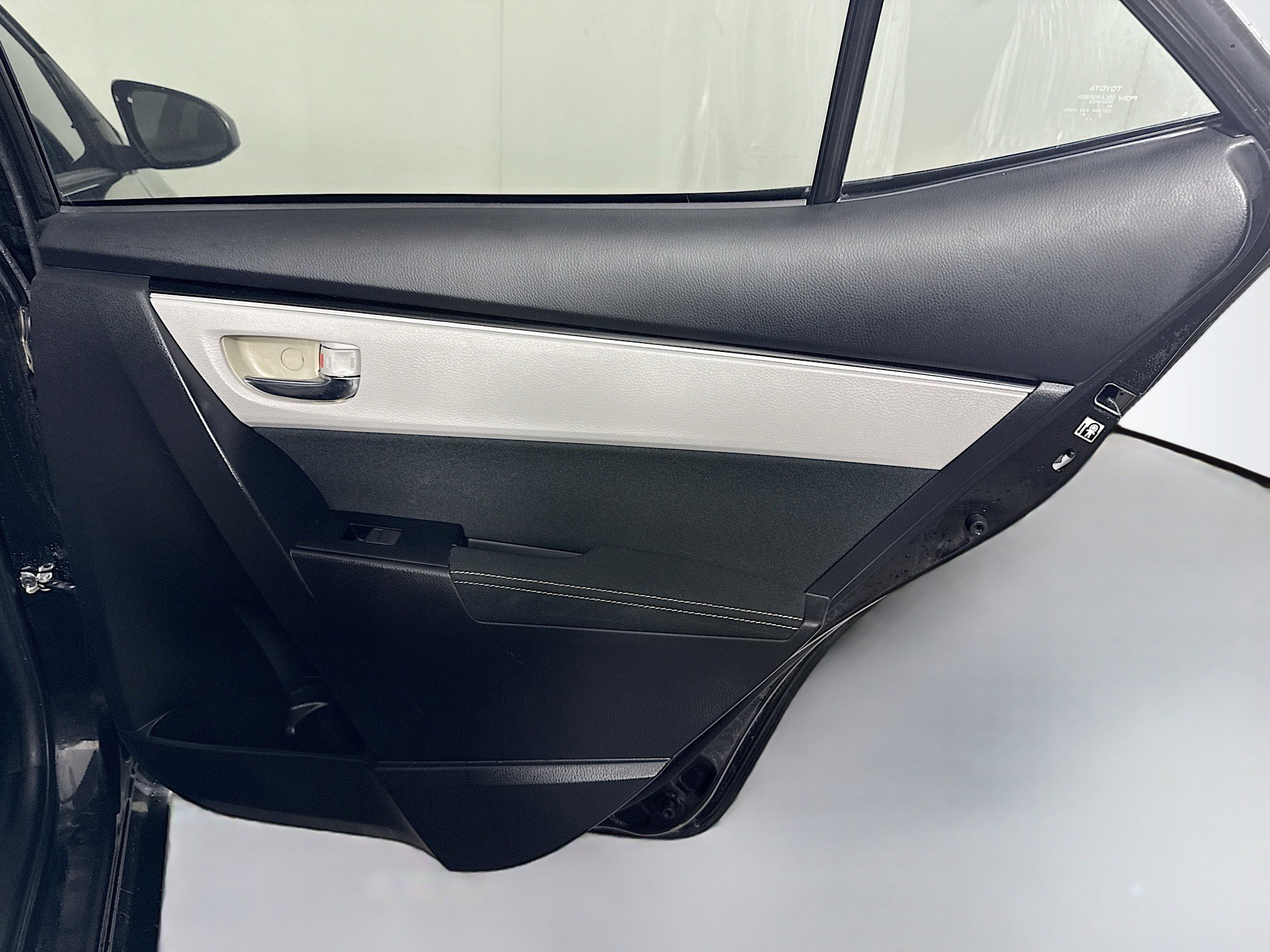 Used 2018 Toyota Corolla L image 27