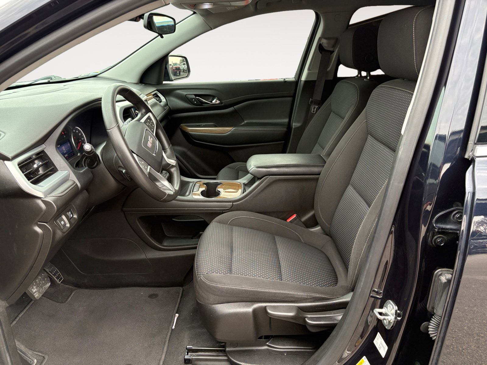 Used 2021 GMC Acadia SLE image 20