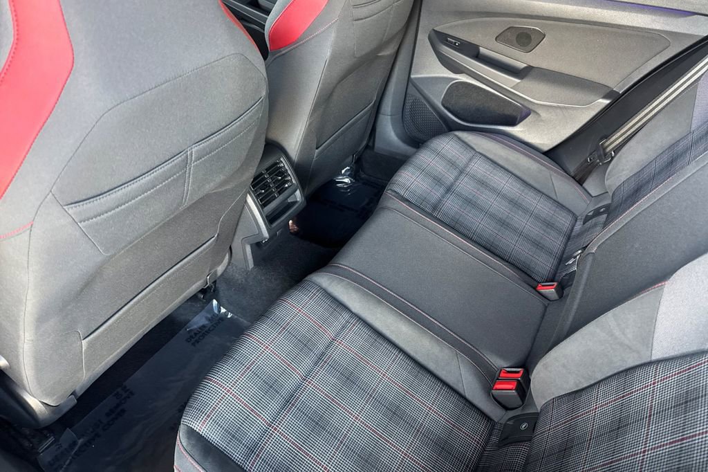 Used 2022 Volkswagen GTI SE FWD image 11