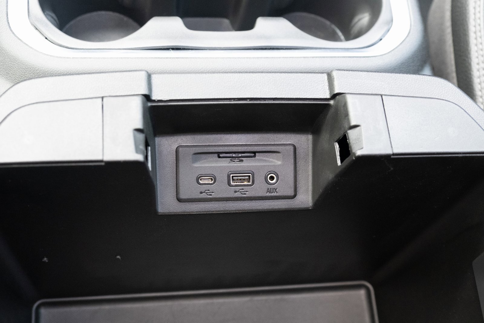 Used 2021 GMC Sierra 3500 Denali w/ Denali Black Diamond Edition image 10