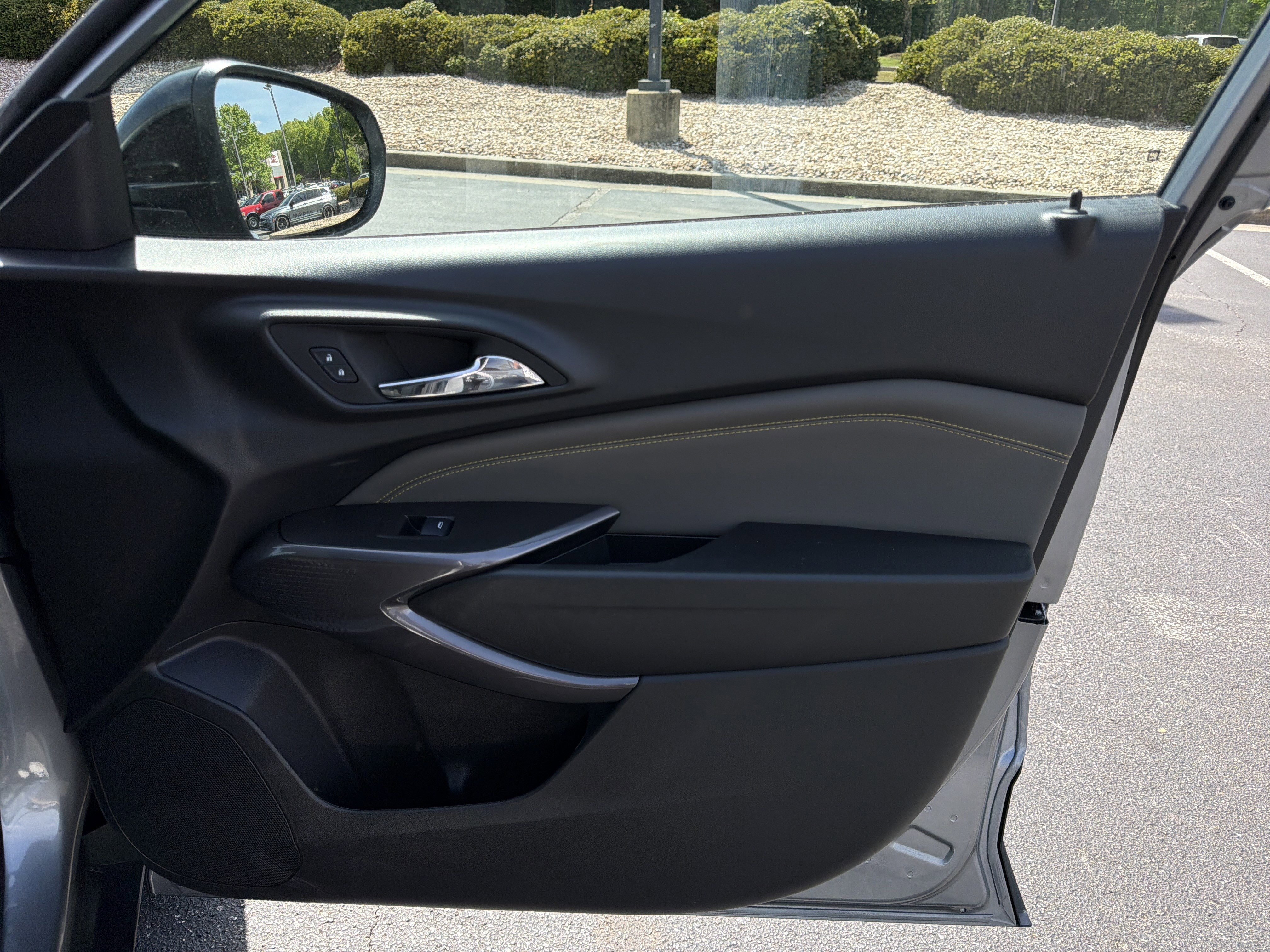 Used 2025 Chevrolet Trax ACTIV w/ Driver Confidence Package FWD image 14