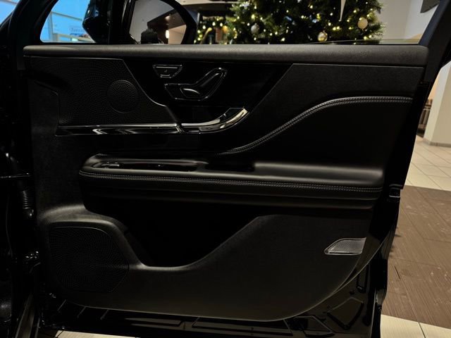New 2026 Lincoln Corsair Premiere image 15