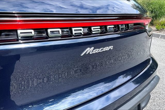 Used 2023 Porsche Macan Turbo AWD/4WD image 12