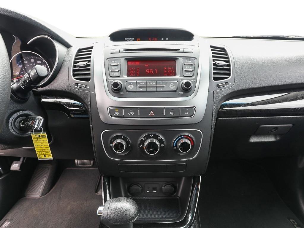 Used 2015 Kia Sorento LX FWD image 16