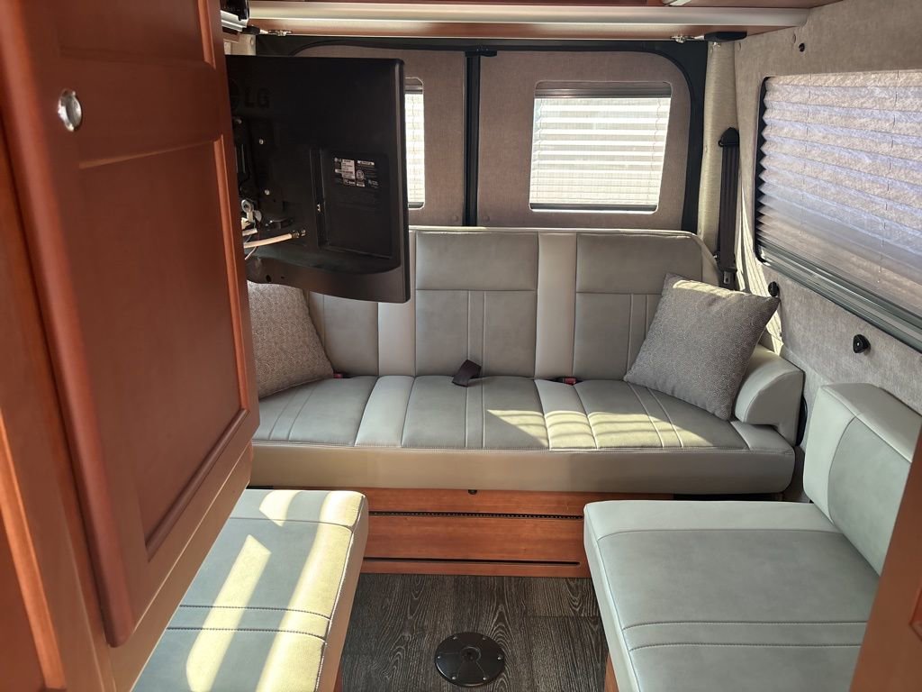 Used 2016 Mercedes-Benz Sprinter 3500 image 26