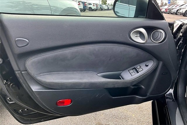 Used 2010 Nissan 370Z Touring image 16