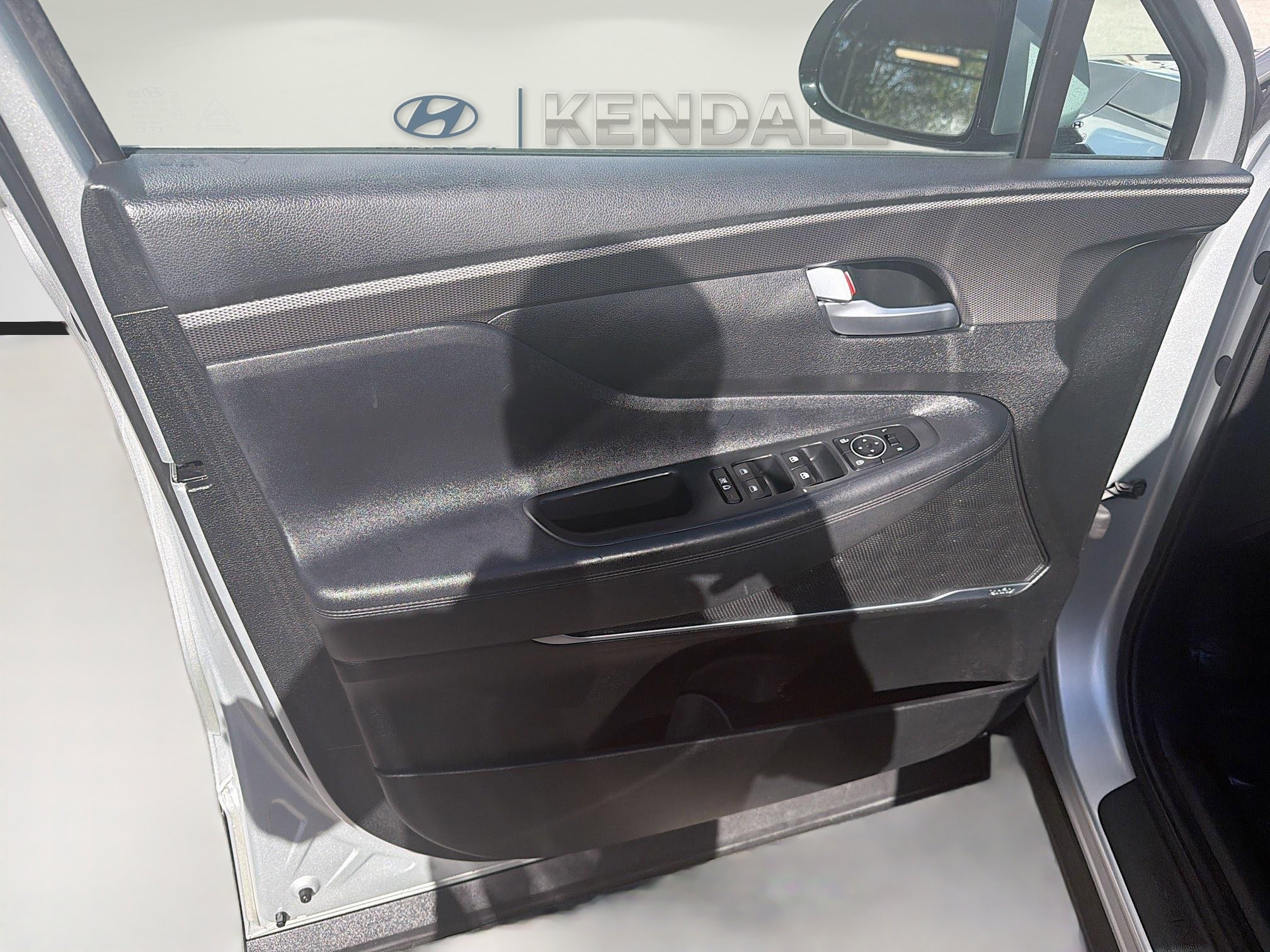 Used 2019 Hyundai Santa Fe SEL image 17