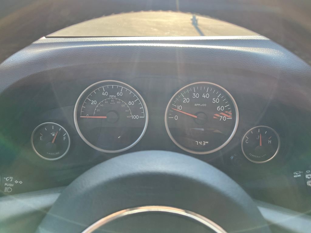 Used 2016 Jeep Wrangler Sahara image 19