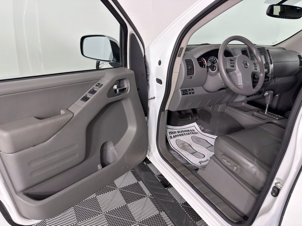 Used 2019 Nissan Frontier SL image 11