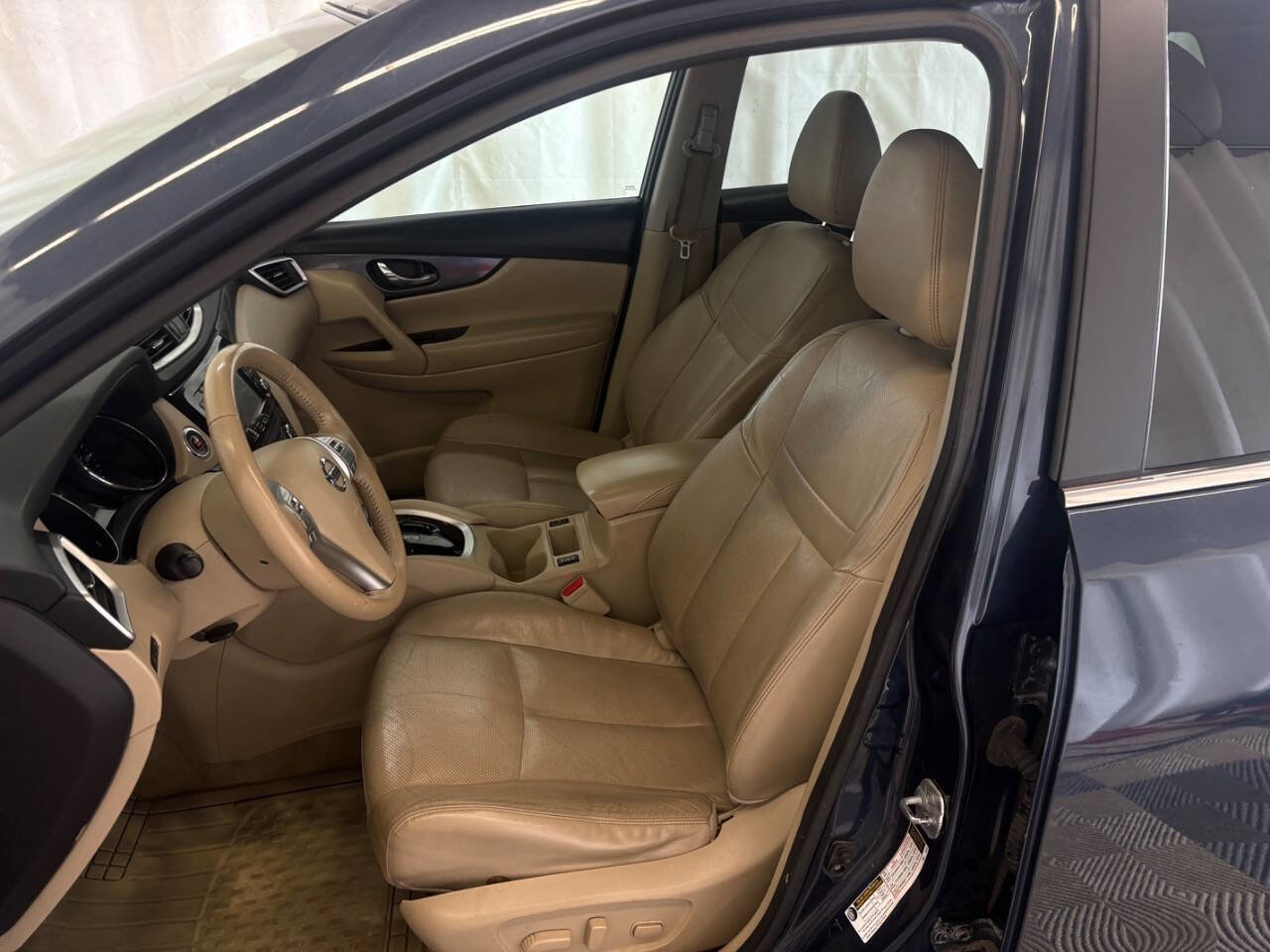 Used 2015 Nissan Rogue SL image 21