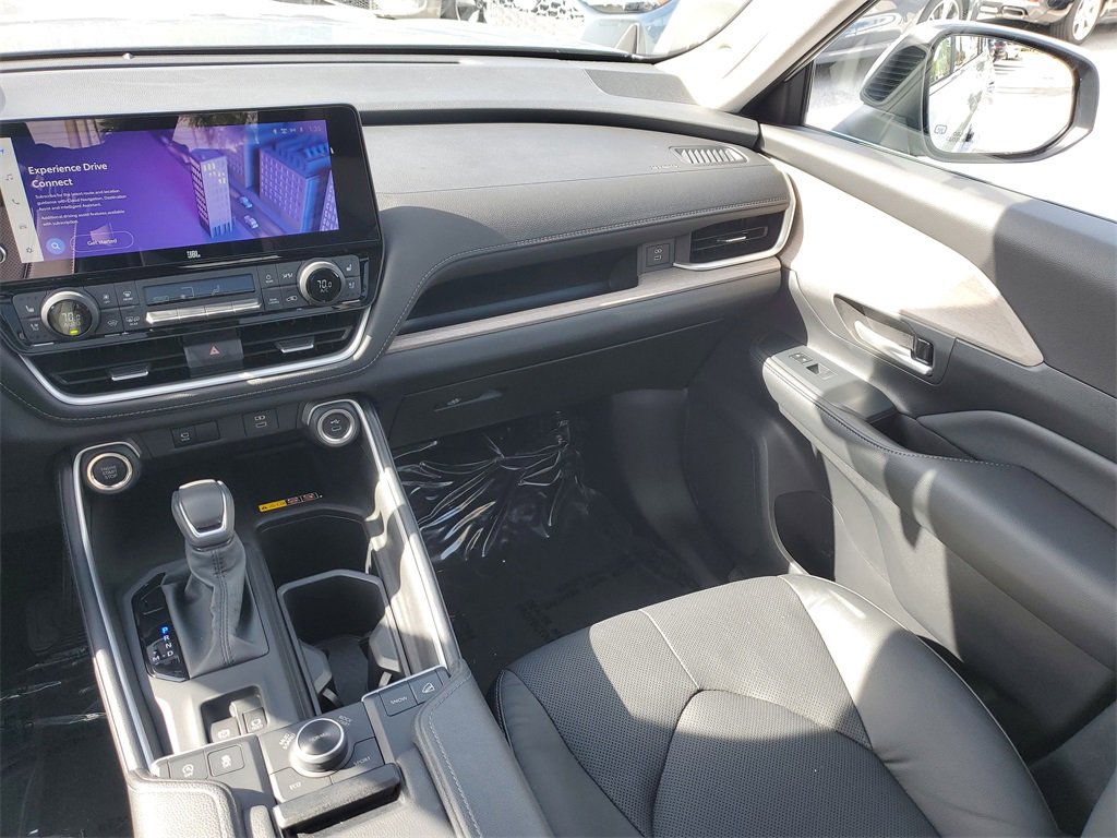 Used 2024 Toyota Grand Highlander Platinum image 25