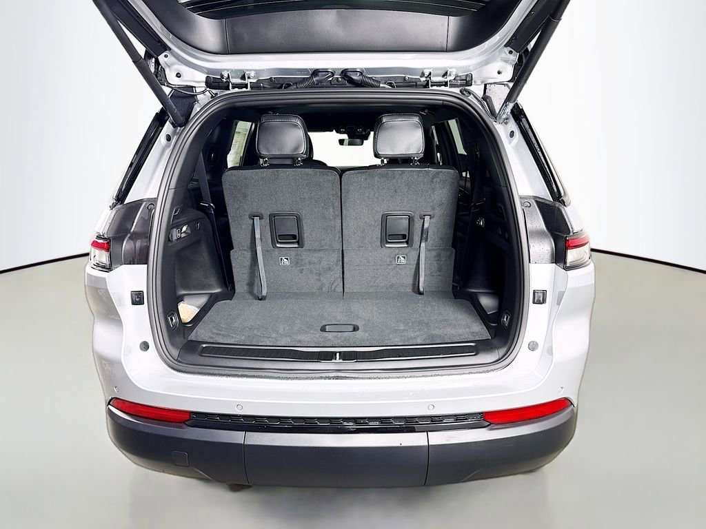 New 2025 Jeep Grand Cherokee L Laredo image 14