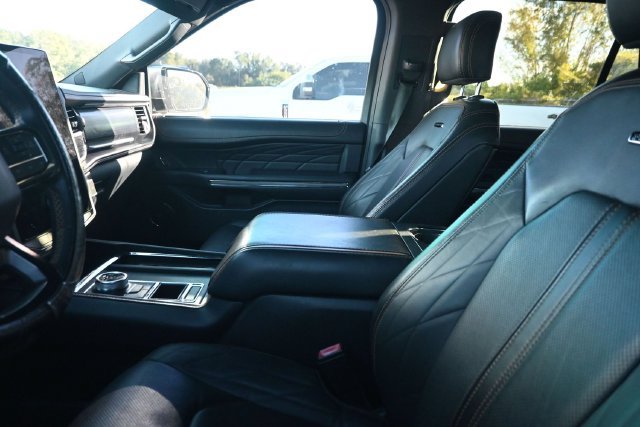 Used 2022 Ford Expedition Platinum RWD image 9