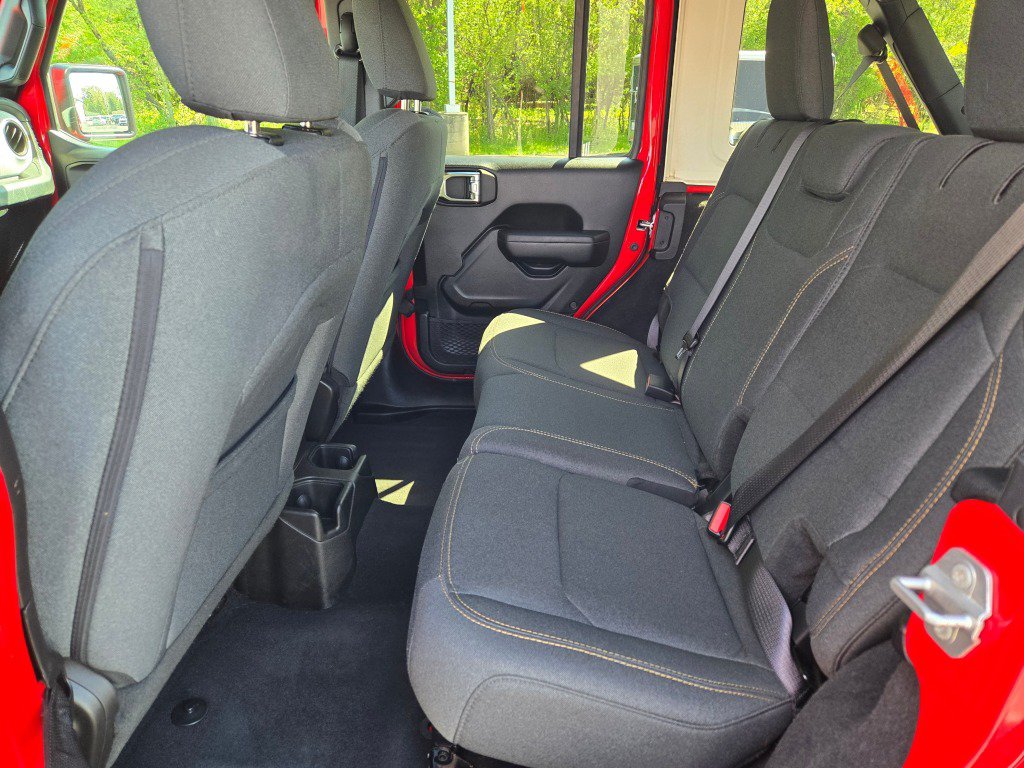 Used 2025 Jeep Wrangler Unlimited Sport AWD/4WD image 16