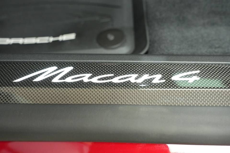 New 2026 Porsche Macan 4 Electric AWD/4WD image 32