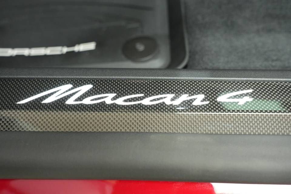 New 2026 Porsche Macan 4 Electric AWD/4WD image 32