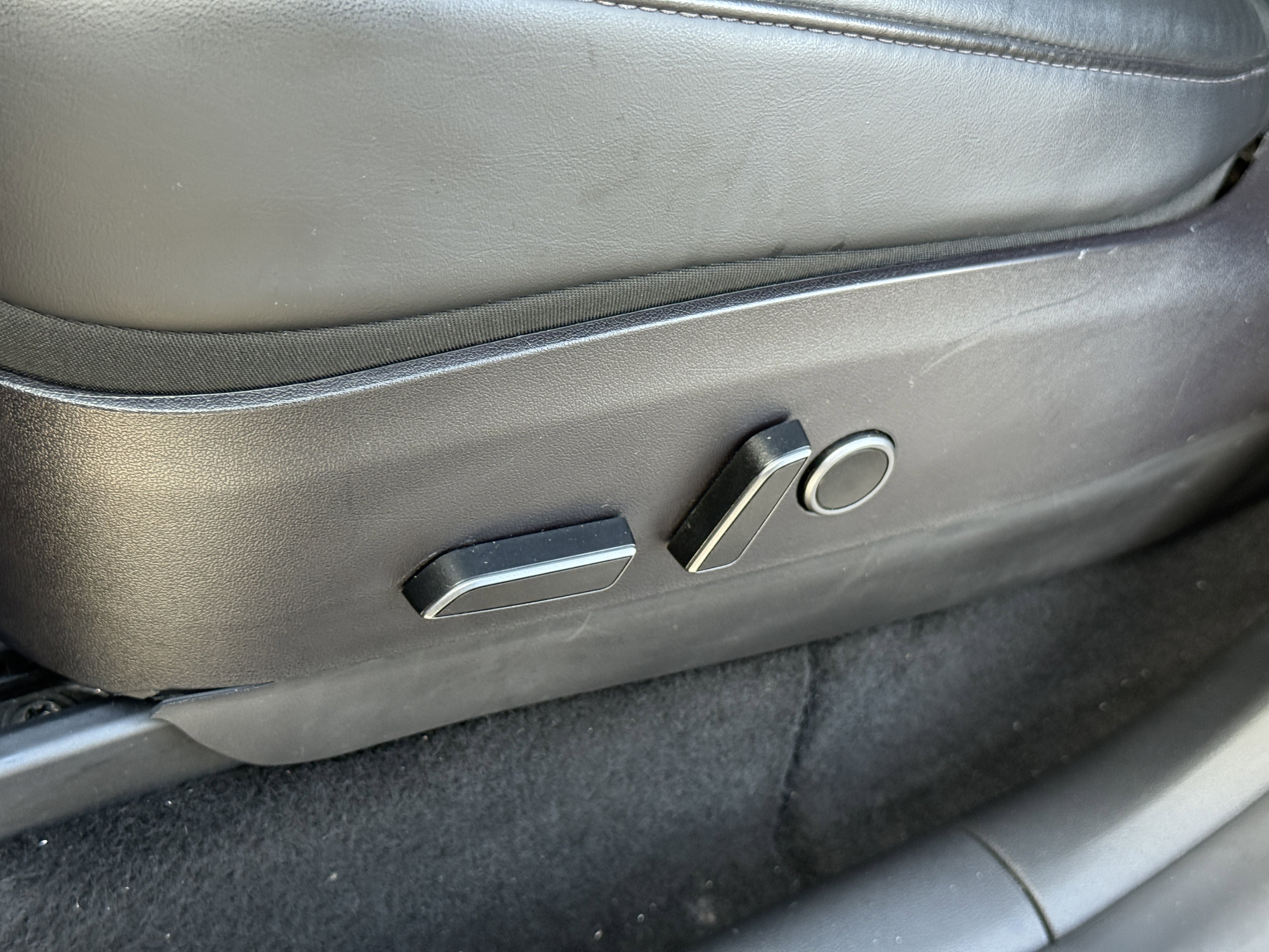 Used 2022 Tesla Model Y Performance image 24