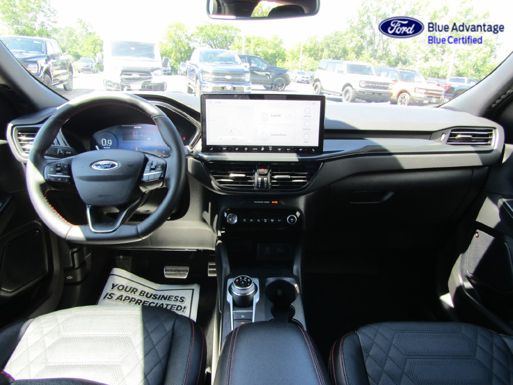 Used 2023 Ford Escape ST-Line Elite w/ Premium Technology Package AWD/4WD image 4
