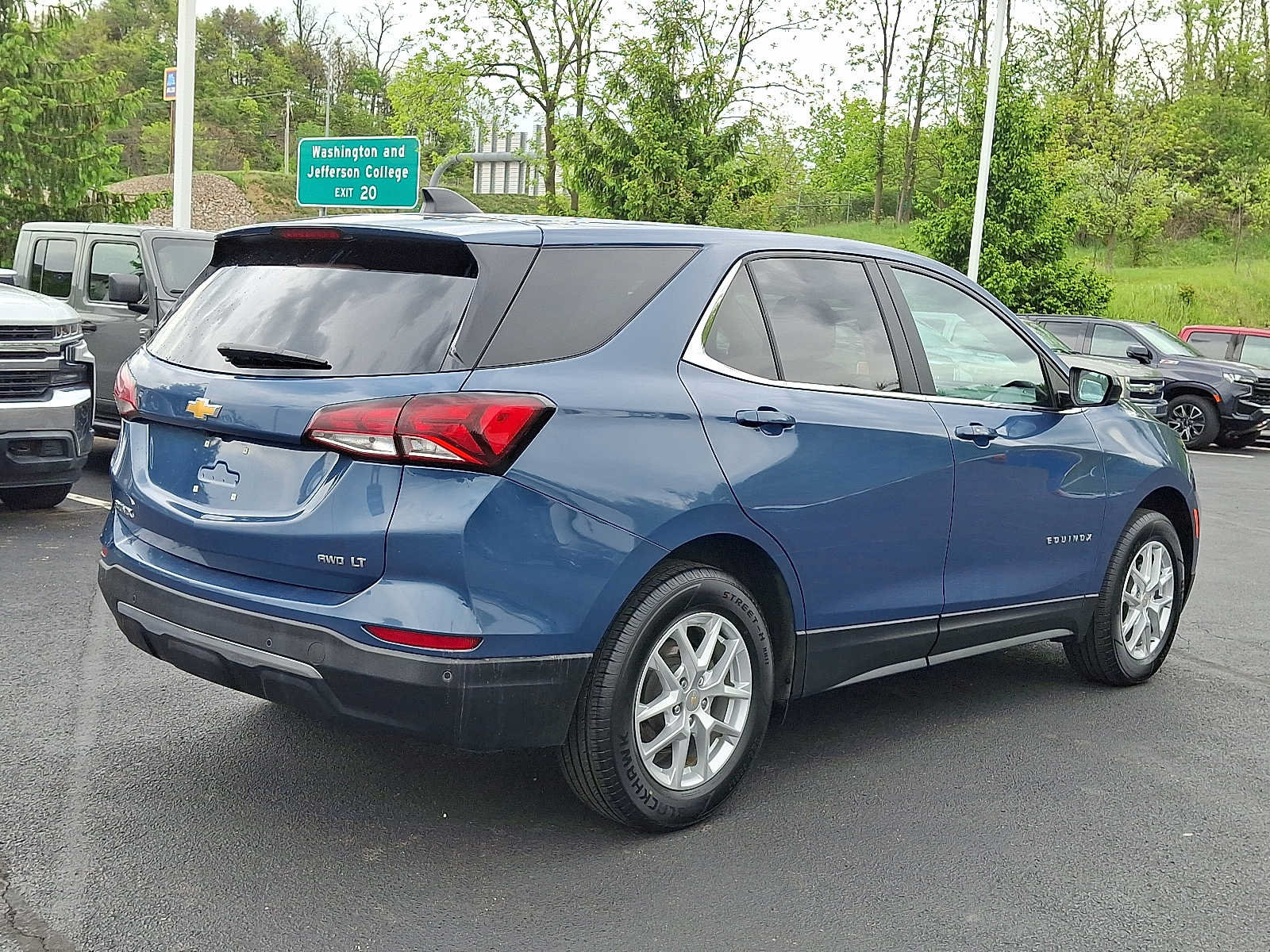 Used 2024 Chevrolet Equinox LT AWD/4WD image 6