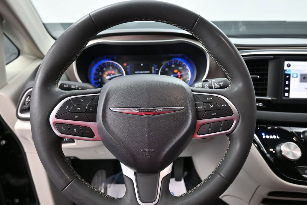 Used 2023 Chrysler Voyager LX FWD image 31