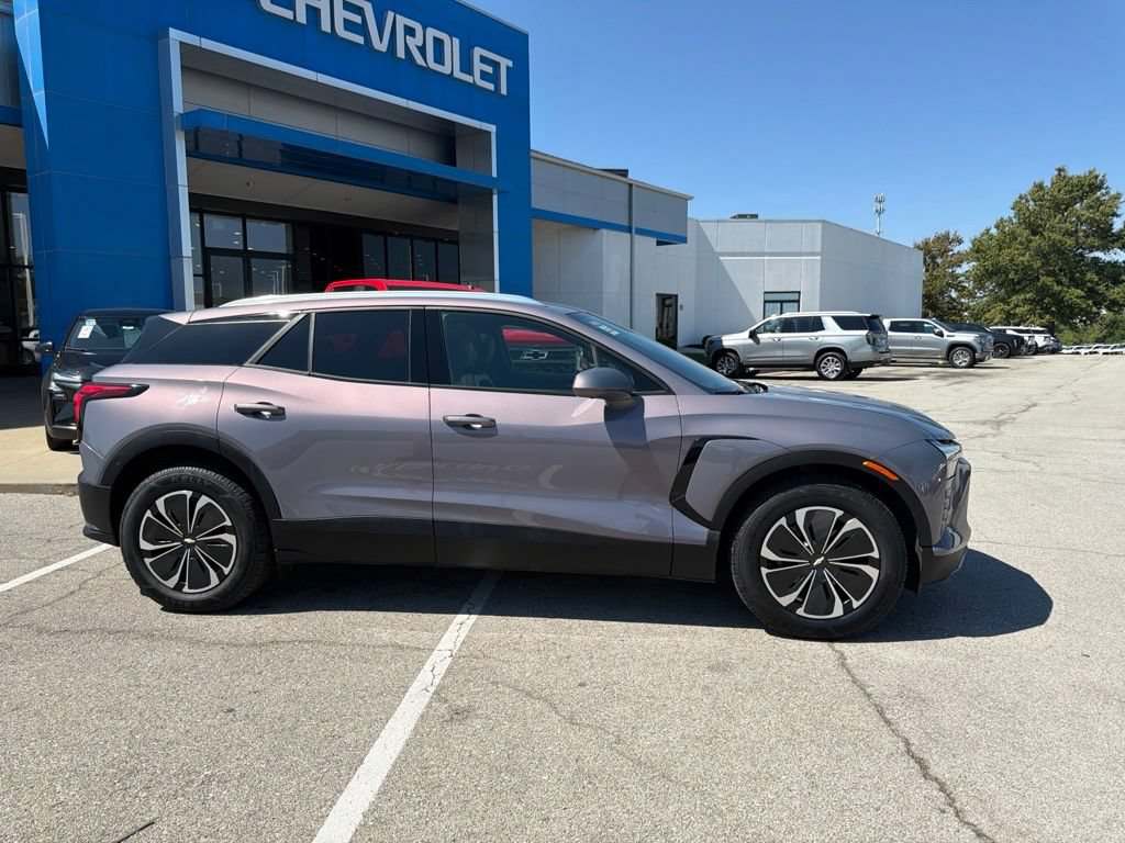 Used 2024 Chevrolet Blazer EV LT AWD/4WD image 2
