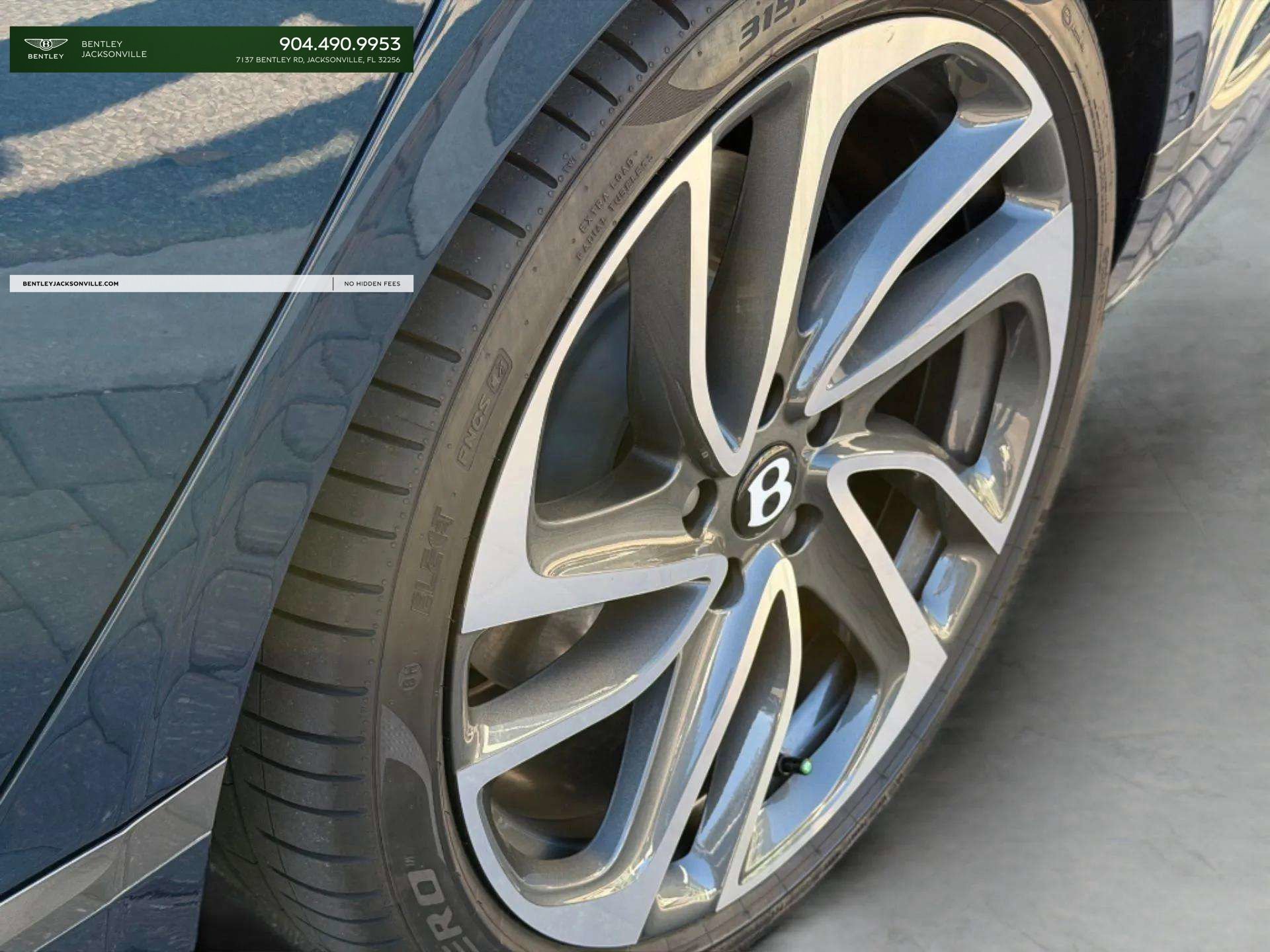 Used 2025 Bentley Flying Spur Plug-In Hybrid image 58