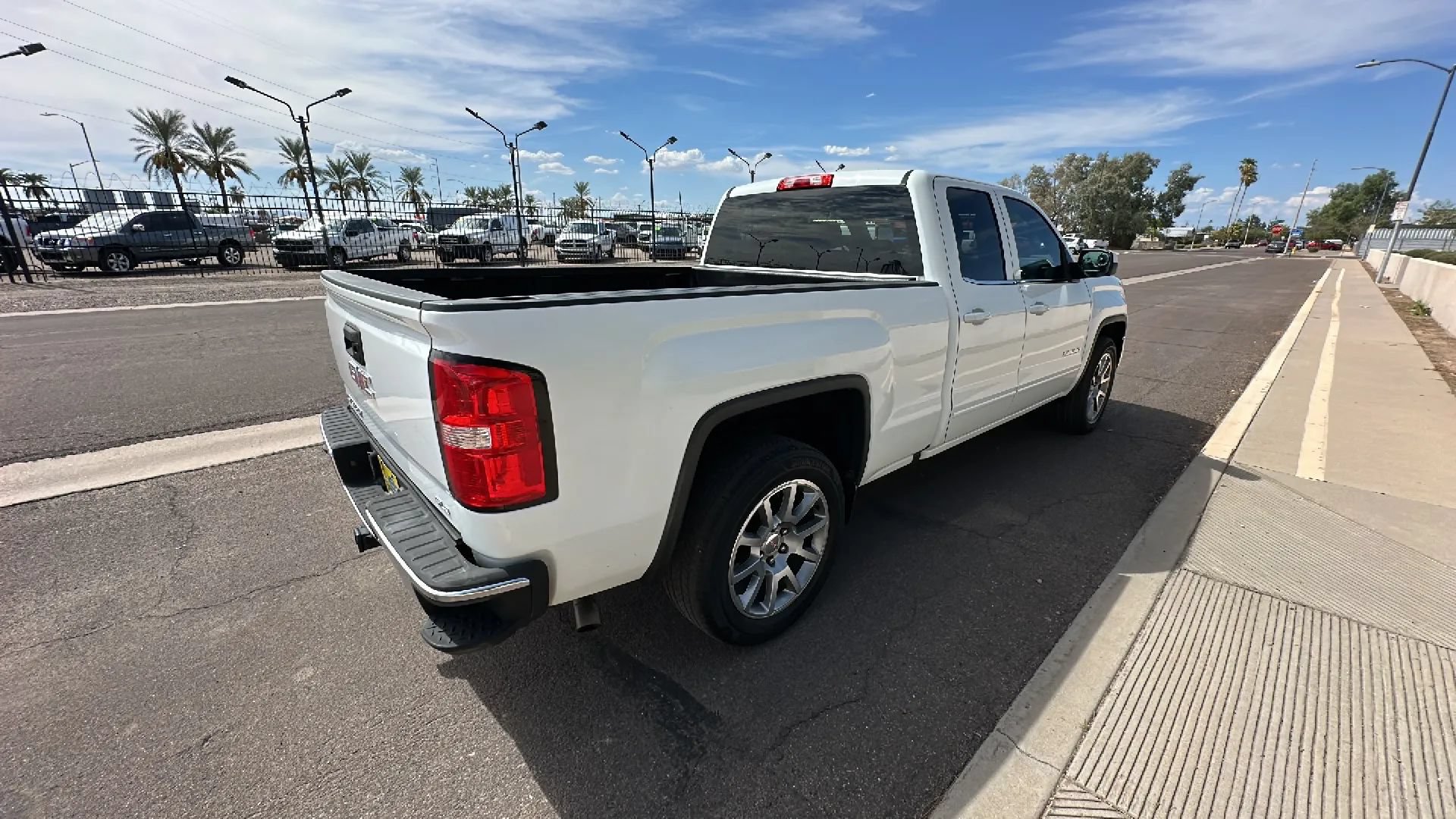 Used 2018 GMC Sierra 1500 SLE w/ SLE Value Package RWD image 5
