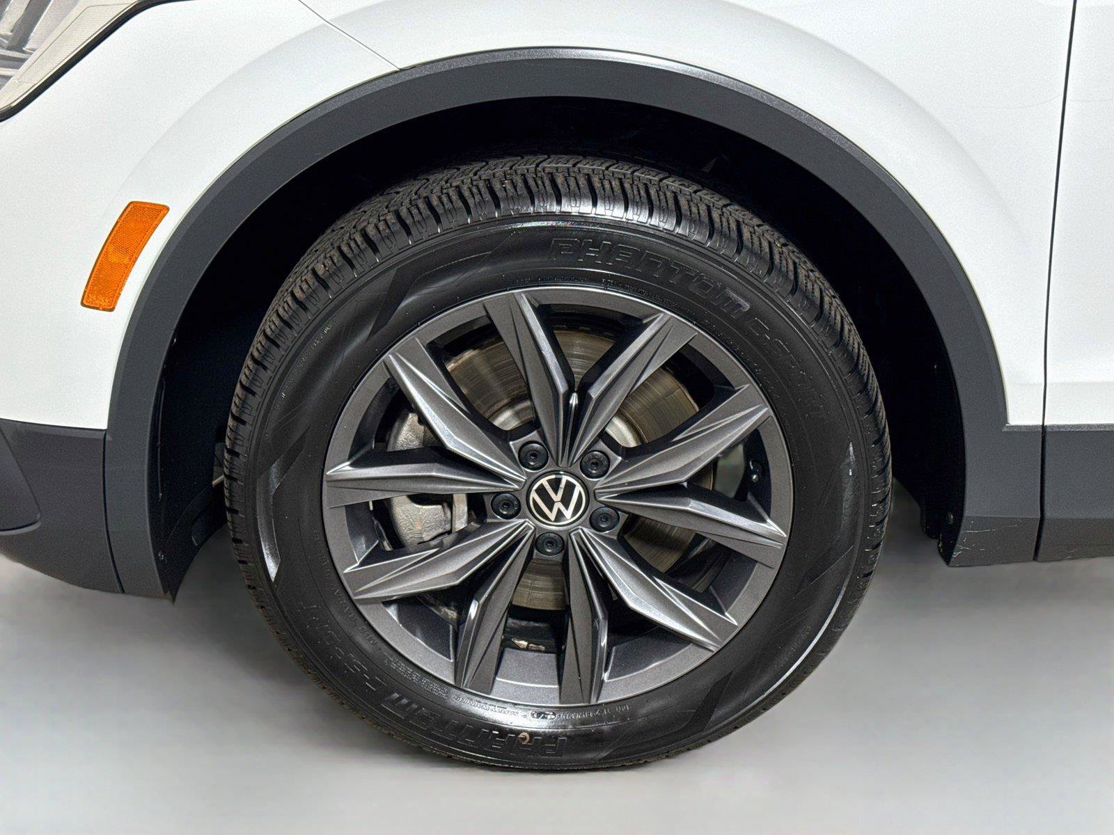 Used 2022 Volkswagen Tiguan SE FWD image 29