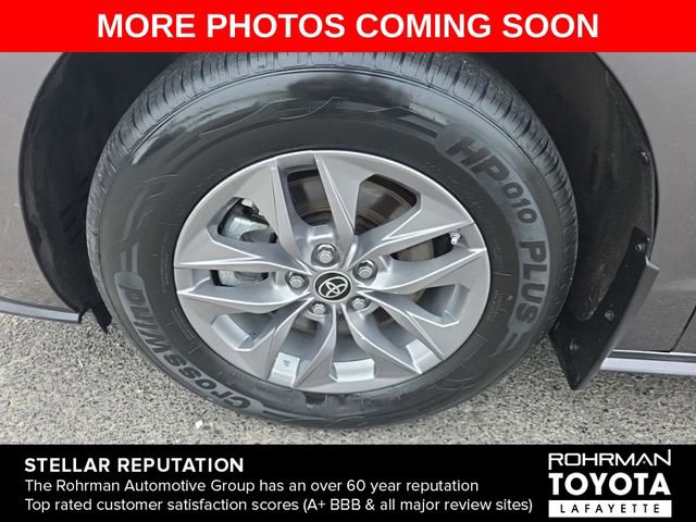 Used 2023 Toyota Sienna LE AWD/4WD image 7