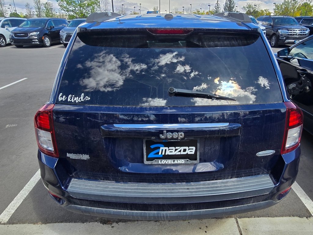 Used 2017 Jeep Compass Latitude FWD image 4