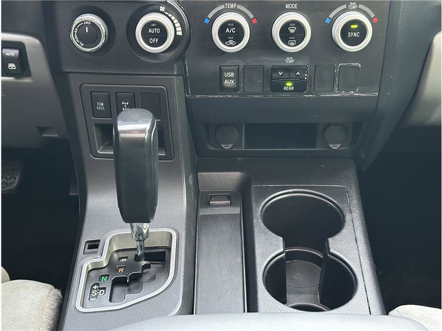 Used 2018 Toyota Sequoia SR5 w/ Carpet Cargo Mat Package image 27