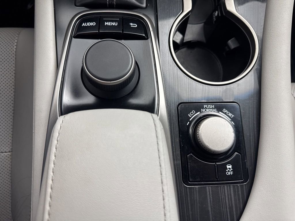 Used 2019 Lexus RX 350L FWD w/ Accessory Package image 23